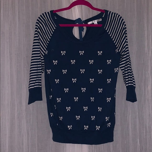 Sweater - Picture 1 of 4